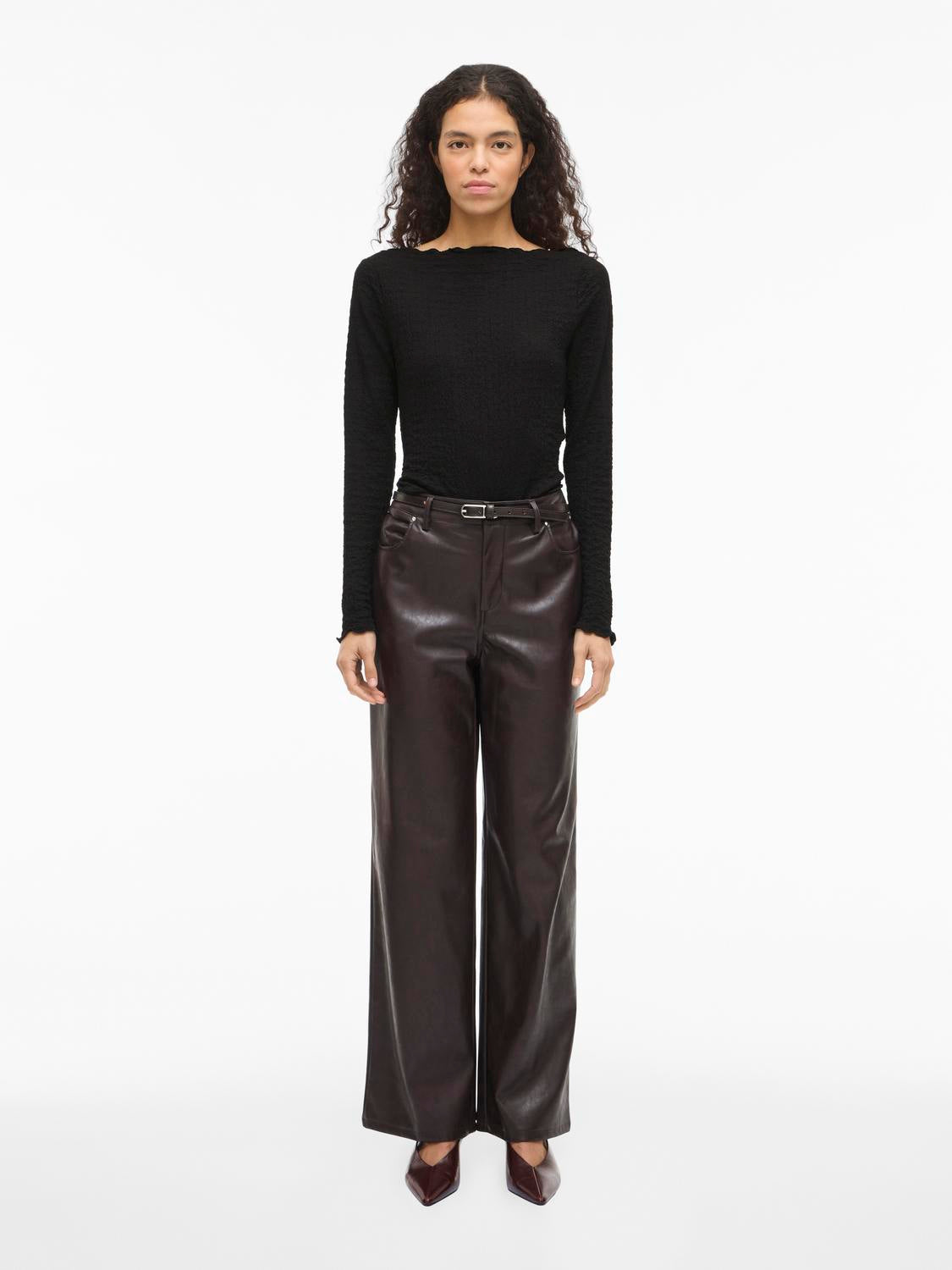 model_shot-front_full